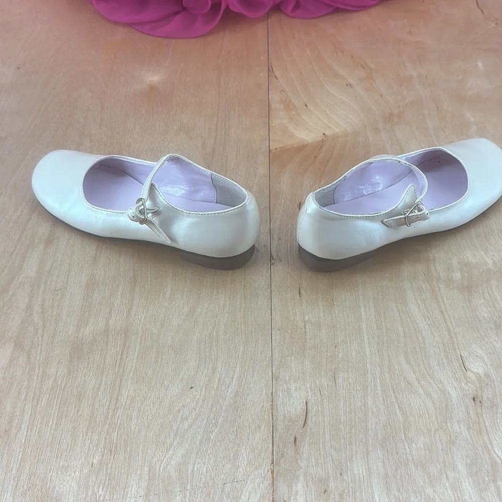 Girls preloved Nina Pageant shoes off‎ white shimmer tint size 13.5